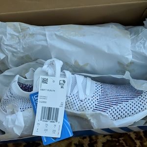 Adidas Swift Run PK shies size 4